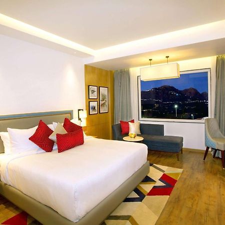 Hotel Ramada By Wyndham Katra Station Road Exteriér fotografie
